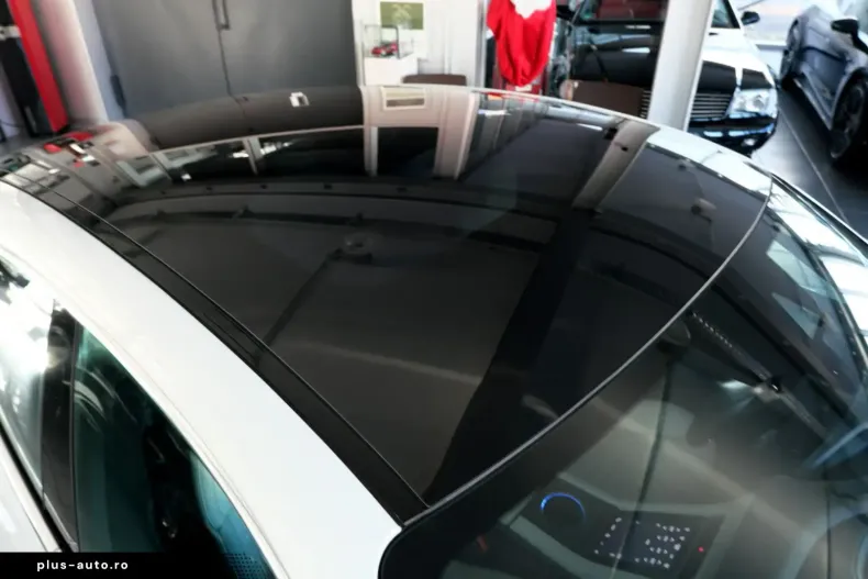 Porsche Taycan din 2022 cu 30.800 km - oferta POR171968 - foto 23