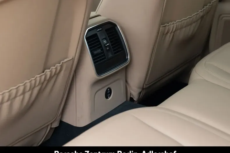 Porsche Macan din 2022 cu 11.842 km - oferta POR171969 - foto 25