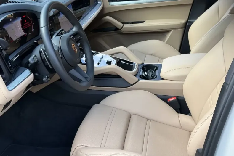 Porsche Cayenne din 2024 cu 11.800 km - oferta POR171972 - foto 3