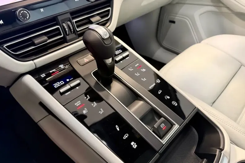 Porsche Macan din 2024 cu 14.658 km - oferta POR171984 - foto 20