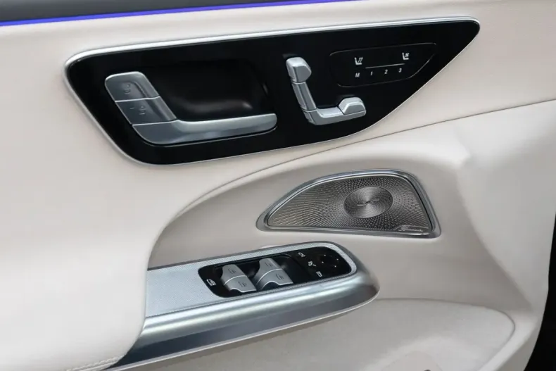 Mercedes-Benz E 200 din 2025 cu 7.480 km - oferta MER171992 - foto 5