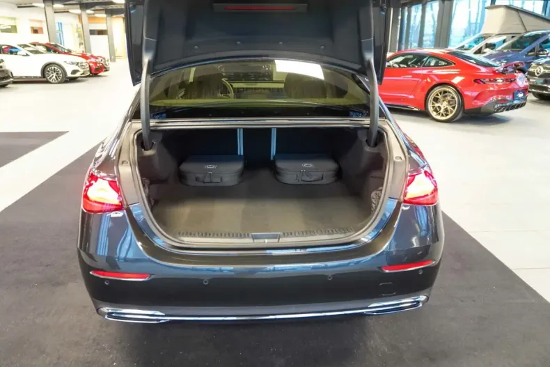 Mercedes-Benz E 300 din 2024 cu 33.461 km - oferta MER171996 - foto 6