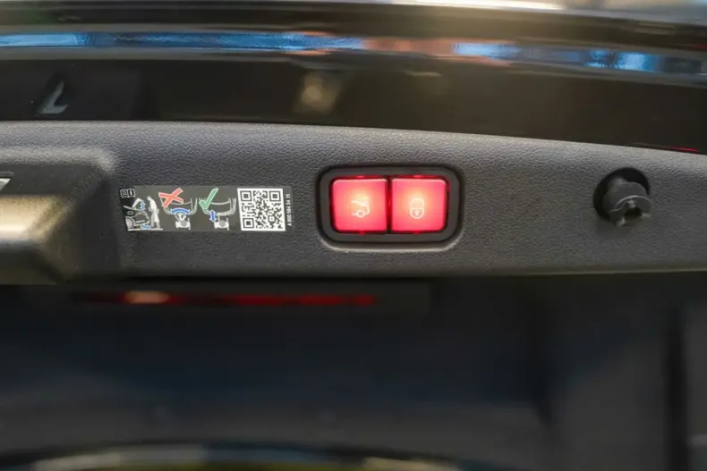 Mercedes-Benz E 300 din 2024 cu 33.461 km - oferta MER171996 - foto 7