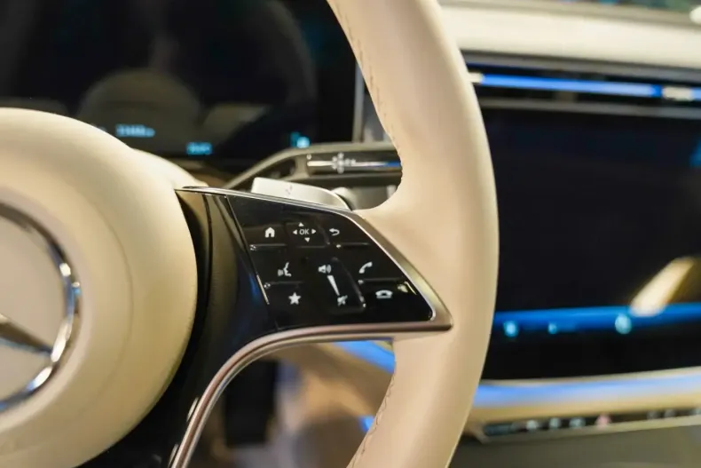 Mercedes-Benz E 300 din 2024 cu 33.461 km - oferta MER171996 - foto 18