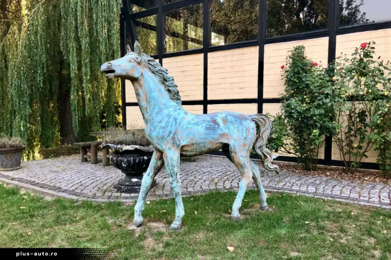 Toyota Hilux din 2024 cu 42.987 km - oferta TOY172009 - foto 2