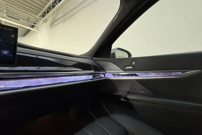 BMW 740 din 2024 cu 27.400 km - oferta BMW172010 - foto 13