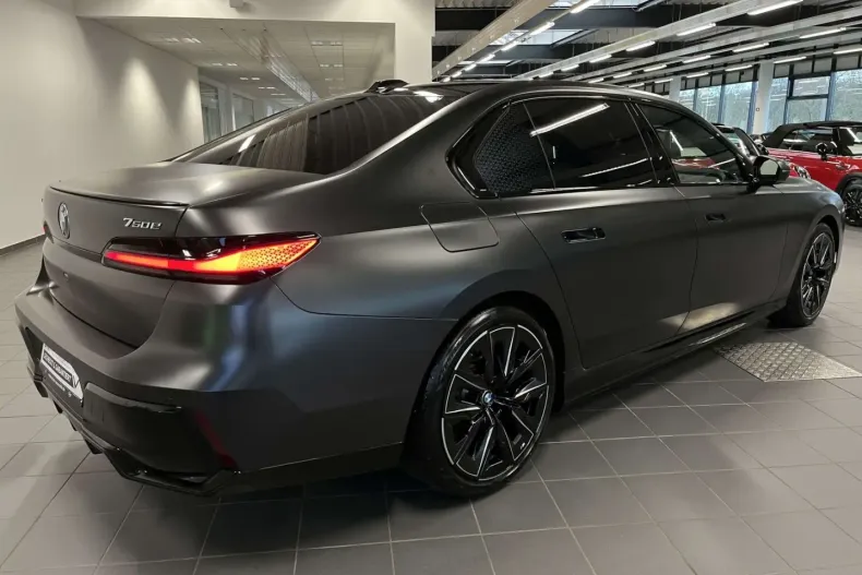 BMW 750 din 2024 cu 69.400 km - oferta BMW172014 - foto 3