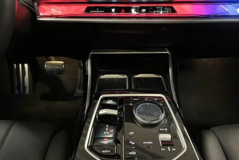 BMW 750 din 2024 cu 69.400 km - oferta BMW172014 - foto 11