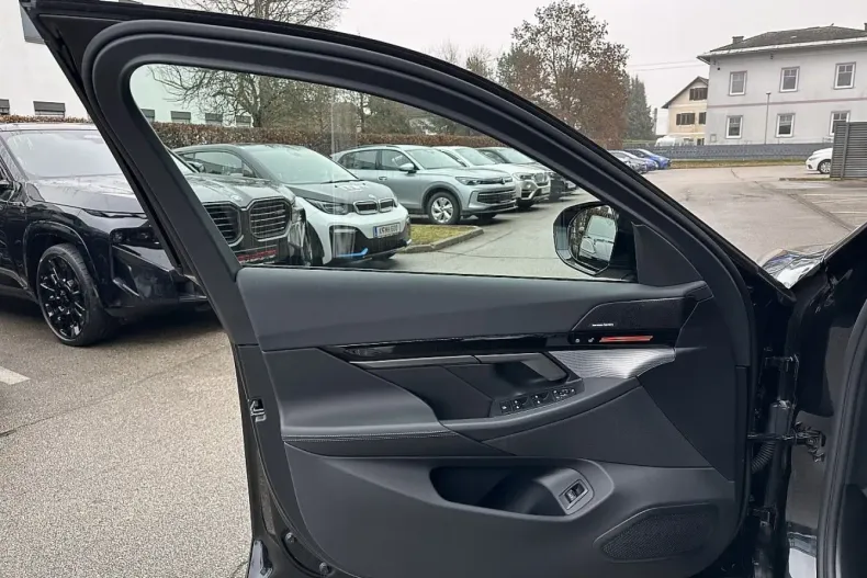 BMW 530 din 2025 cu 14.300 km - oferta BMW172028 - foto 28