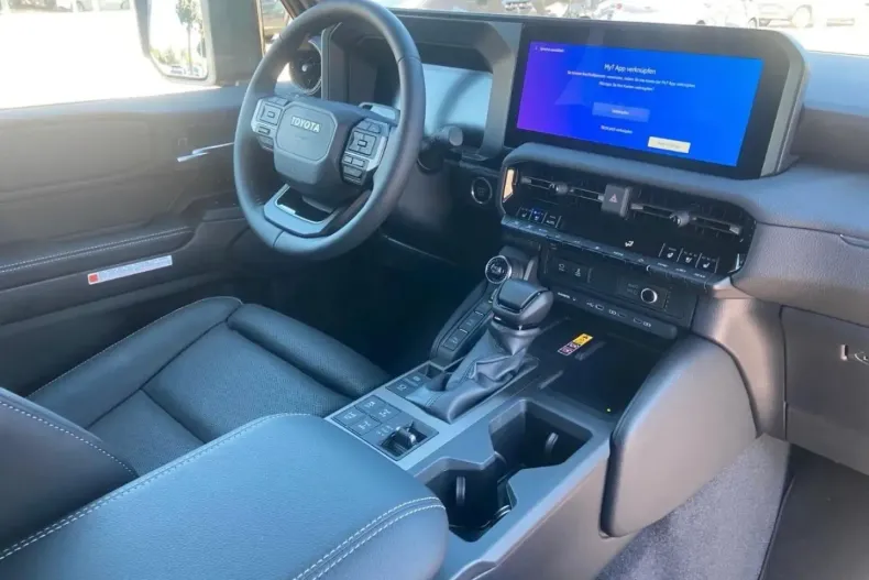 Toyota Land Cruiser din 2025 cu 5.400 km - oferta TOY172069 - foto 9