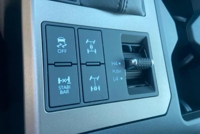 Toyota Land Cruiser din 2025 cu 5.400 km - oferta TOY172069 - foto 14