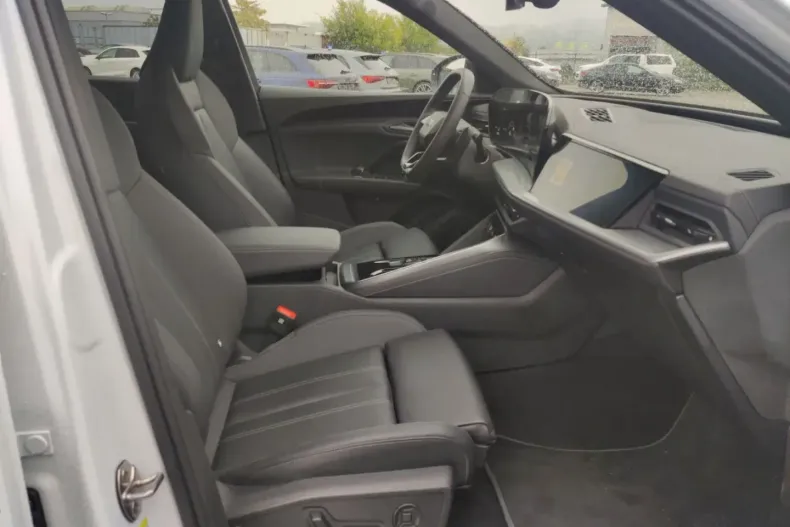 Audi Q5 din 2025 cu 12.500 km - oferta AUD172089 - foto 11