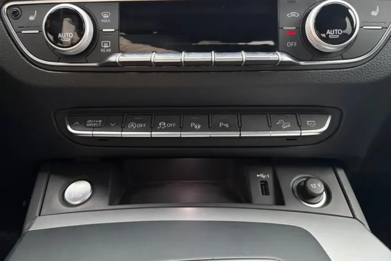 Audi Q5 din 2022 cu 66.596 km - oferta AUD172102 - foto 24