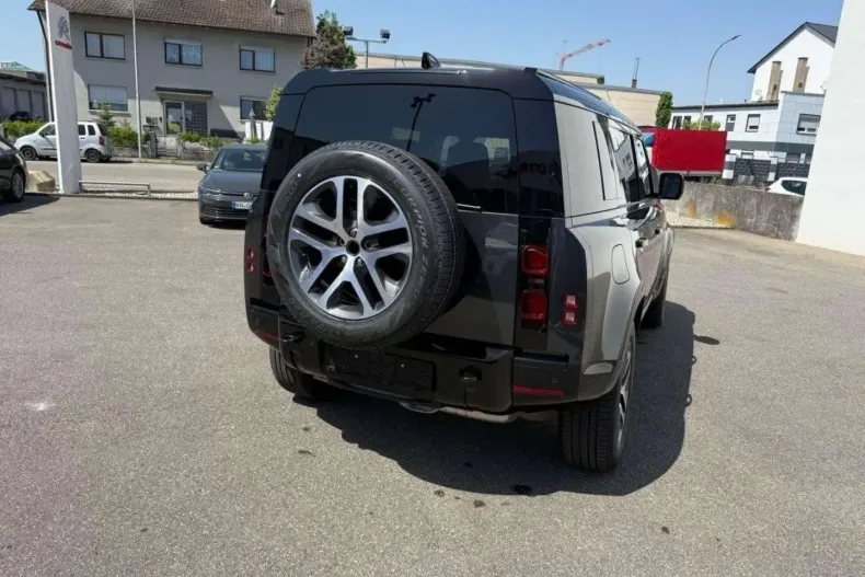 Land Rover Defender din 2024 cu 8.500 km - oferta LAN172119 - foto 4