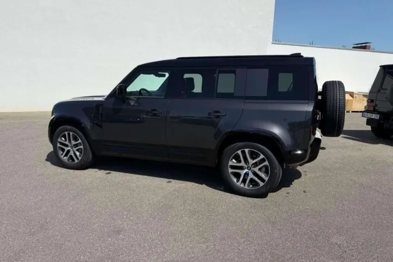 Land Rover Defender din 2024 cu 8.500 km - oferta LAN172119 - foto 5