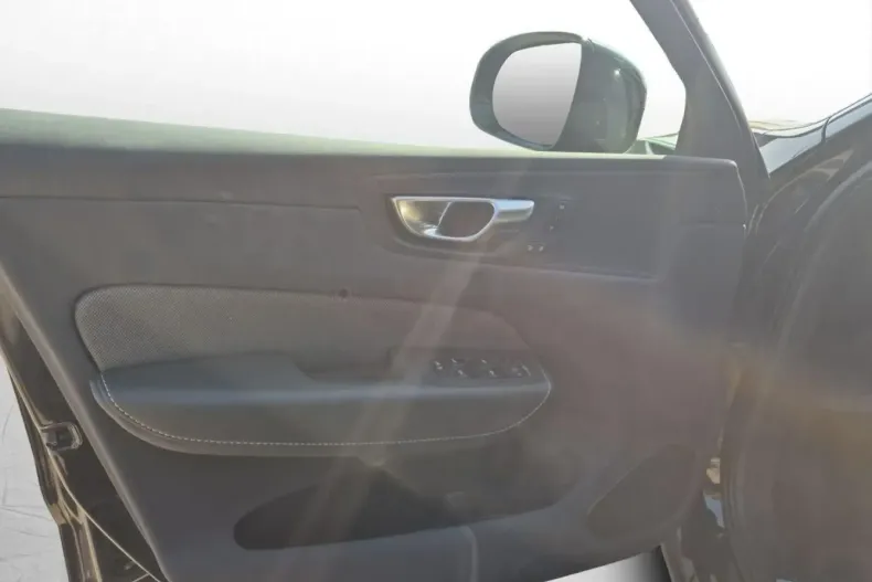 Volvo XC60 din 2025 cu 7.500 km - oferta VOL172169 - foto 11