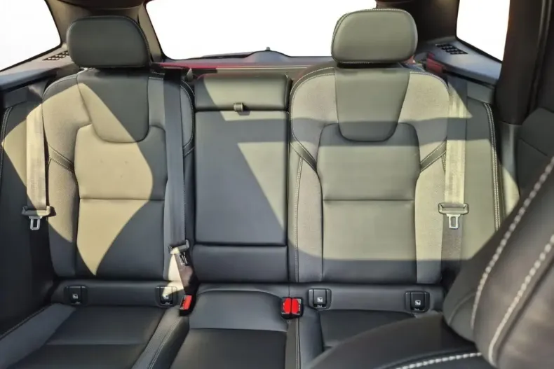 Volvo XC60 din 2025 cu 7.500 km - oferta VOL172169 - foto 20