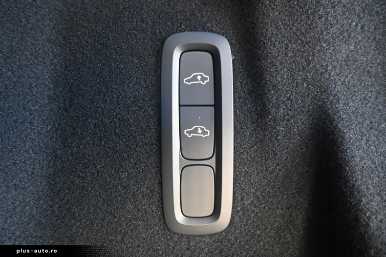 Volvo XC60 din 2025 cu 18.100 km - oferta VOL172187 - foto 17