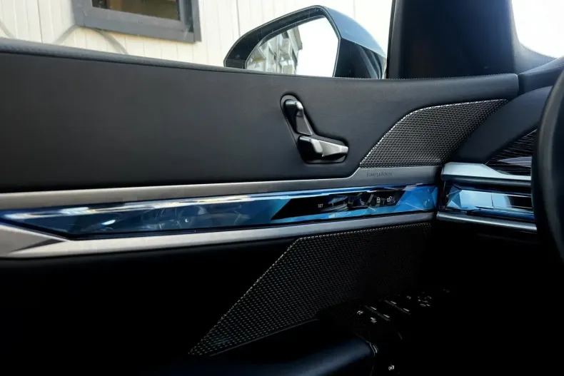 BMW 740 din 2023 cu 41.940 km - oferta BMW172225 - foto 18