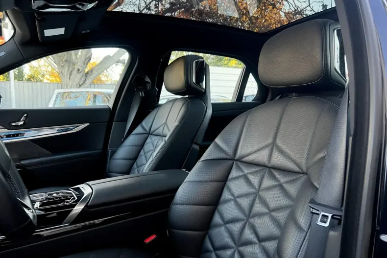 BMW 740 din 2023 cu 41.940 km - oferta BMW172225 - foto 38