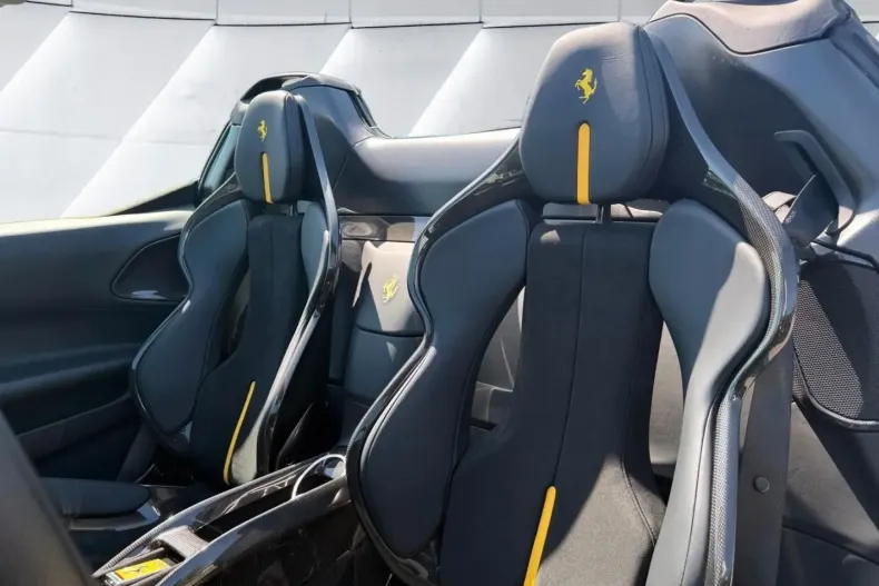 Ferrari SF90 din 2024 cu 6.000 km - oferta FER172231 - foto 11