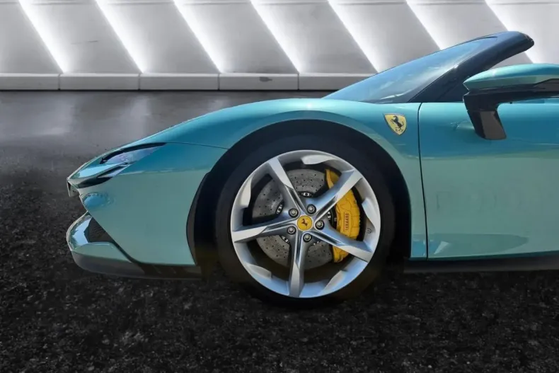 Ferrari SF90 din 2024 cu 6.000 km - oferta FER172231 - foto 12