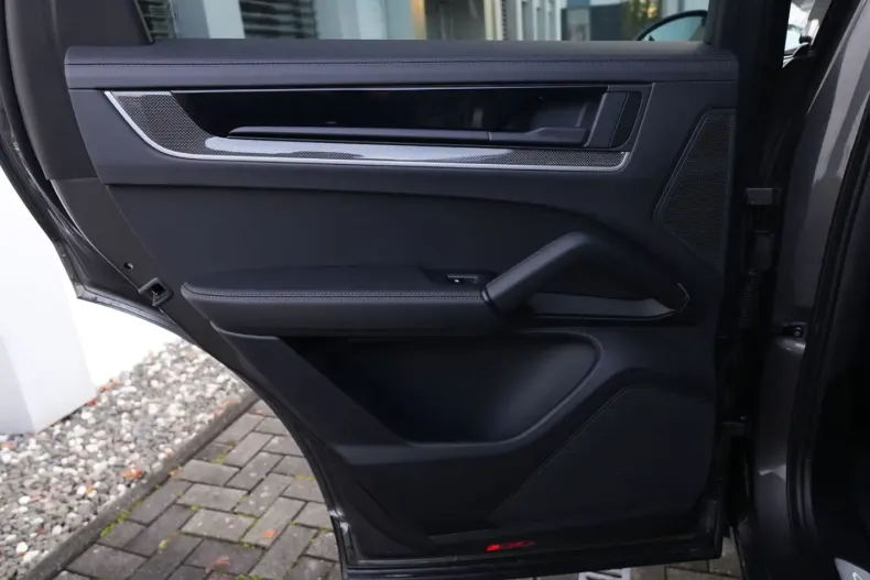 Porsche Cayenne din 2024 cu 8.500 km - oferta POR172239 - foto 39