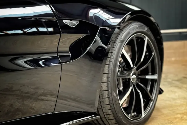 Aston Martin V8 Vantage din 2023 cu 13.144 km - oferta AST172242 - foto 8