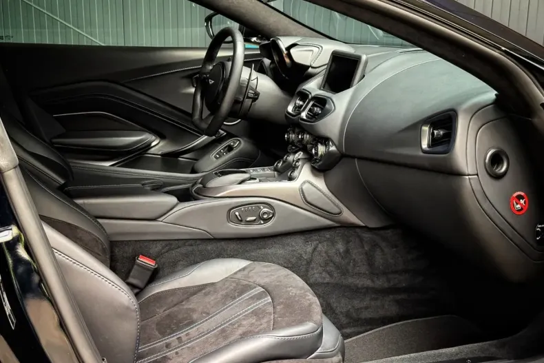 Aston Martin V8 Vantage din 2023 cu 13.144 km - oferta AST172242 - foto 22
