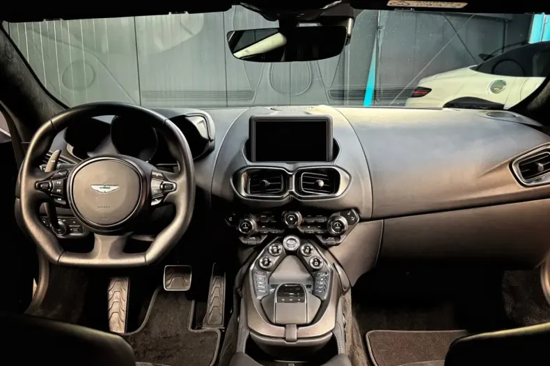 Aston Martin V8 Vantage din 2023 cu 13.144 km - oferta AST172242 - foto 24