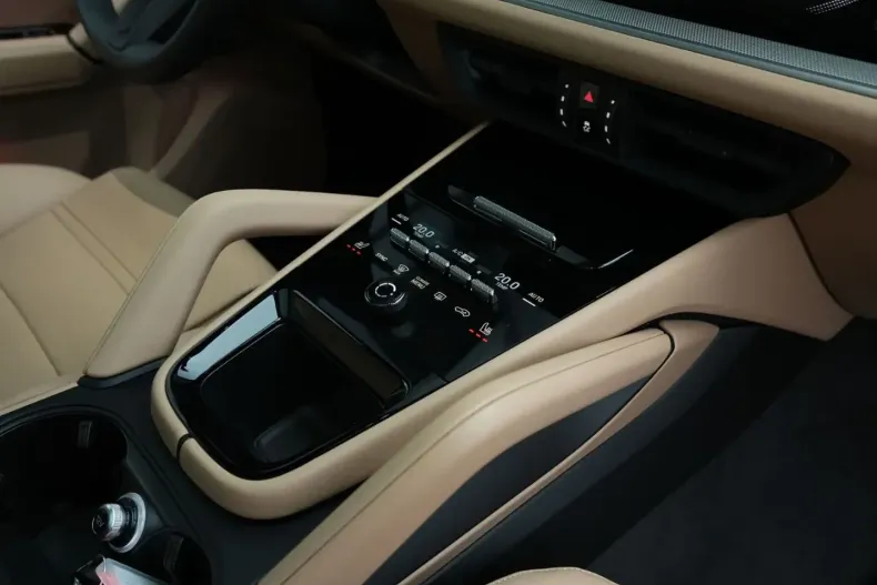 Porsche Cayenne din 2025 cu 10.000 km - oferta POR172248 - foto 26