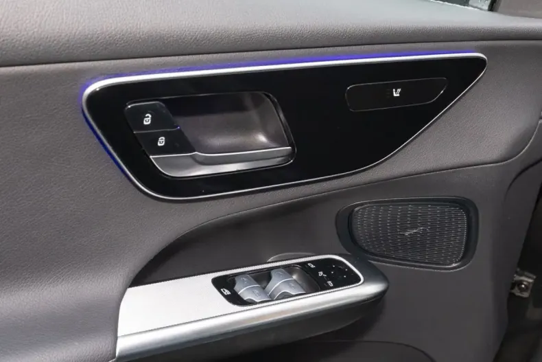 Mercedes-Benz GLC 200 din 2025 cu 9.526 km - oferta MER172250 - foto 5