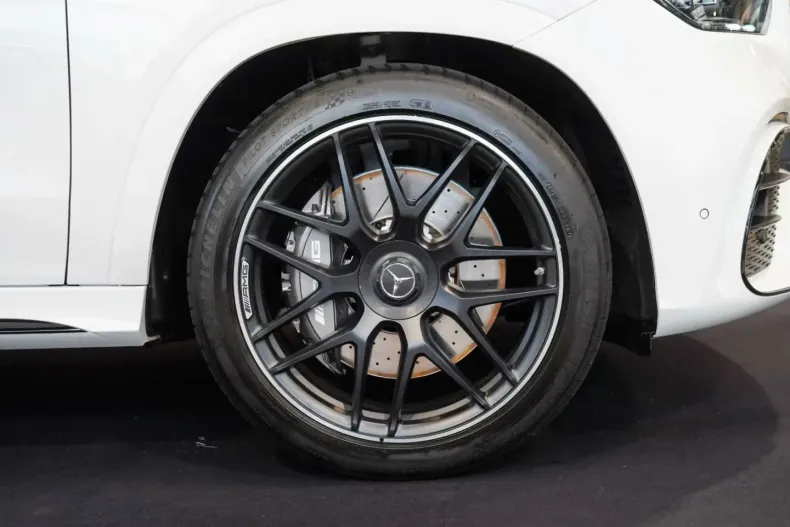 Mercedes-Benz GLE 63 AMG din 2024 cu 14.800 km - oferta MER172270 - foto 2