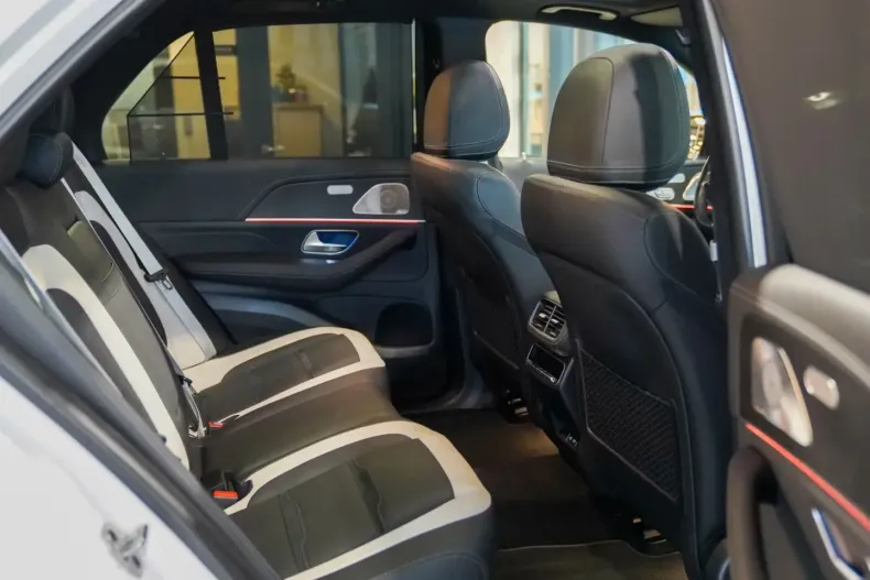 Mercedes-Benz GLE 63 AMG din 2024 cu 14.800 km - oferta MER172270 - foto 13