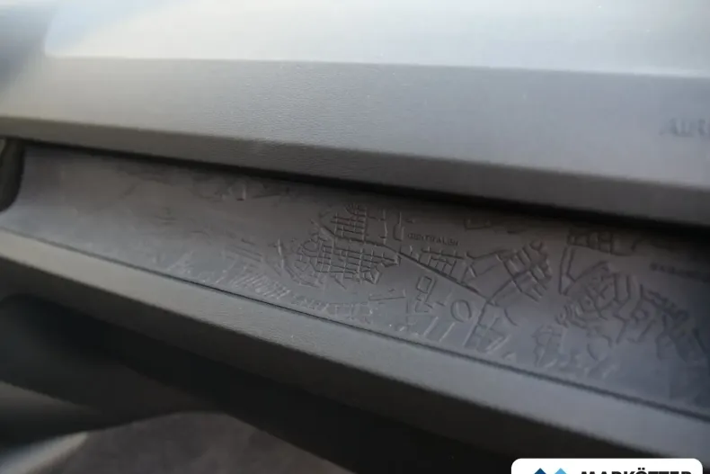 Volvo XC40 din 2023 cu 46.086 km - oferta VOL172272 - foto 25