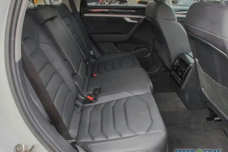 Volkswagen Touareg din 2022 cu 48.550 km - oferta VOL172278 - foto 6