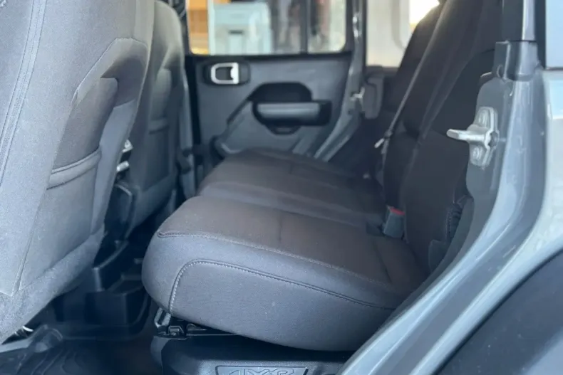 Jeep Wrangler din 2023 cu 59.226 km - oferta JEE172285 - foto 25