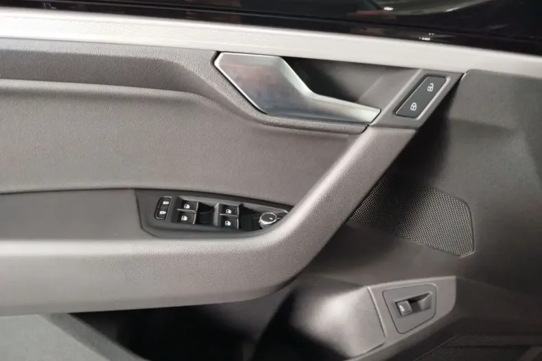 Volkswagen Touareg din 2022 cu 66.761 km - oferta VOL172286 - foto 7