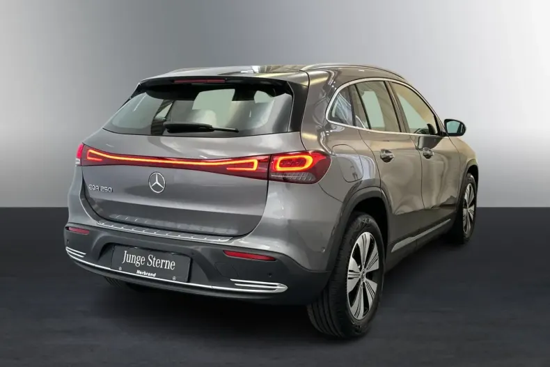 Mercedes-Benz EQA din 2023 cu 58.400 km - oferta MER172294 - foto 2