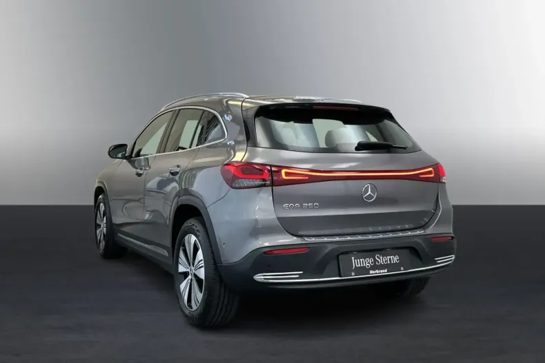 Mercedes-Benz EQA din 2023 cu 58.400 km - oferta MER172294 - foto 3