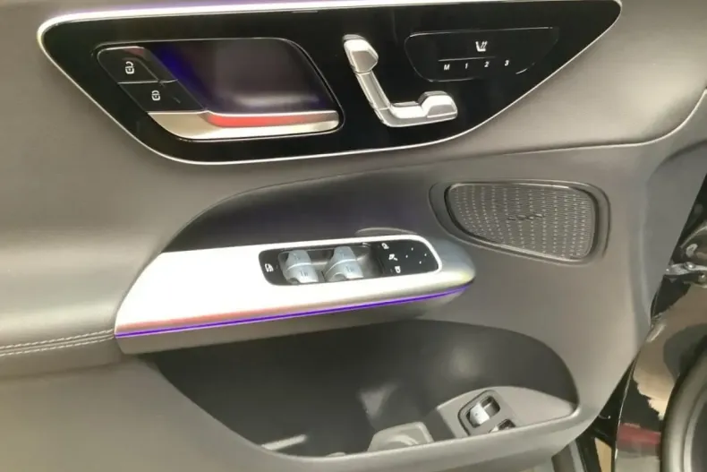 Mercedes-Benz GLC 300 din 2024 cu 31.639 km - oferta MER172296 - foto 7