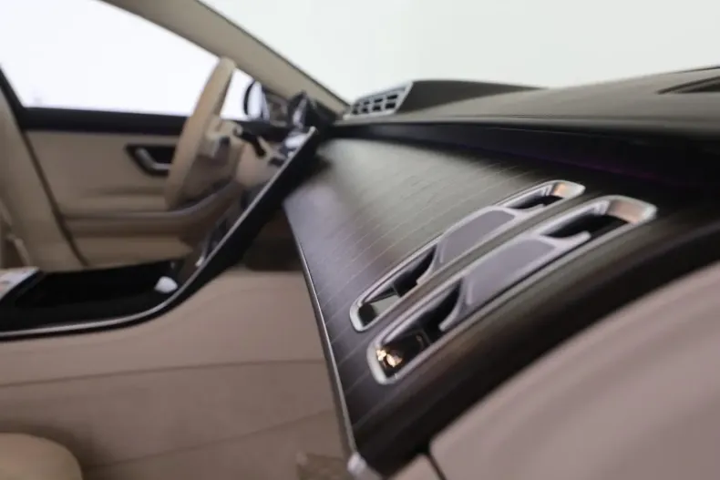 Mercedes-Benz S 580 din 2023 cu 12.800 km - oferta MER172300 - foto 18