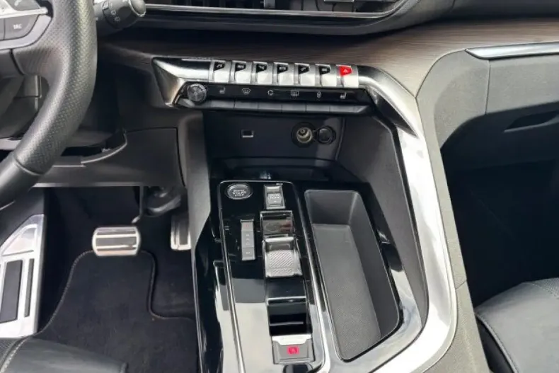 Peugeot 5008 din 2023 cu 23.173 km - oferta PEU172314 - foto 13