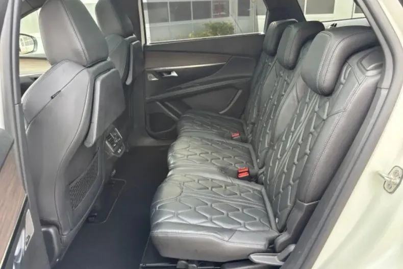 Peugeot 5008 din 2023 cu 23.173 km - oferta PEU172314 - foto 14