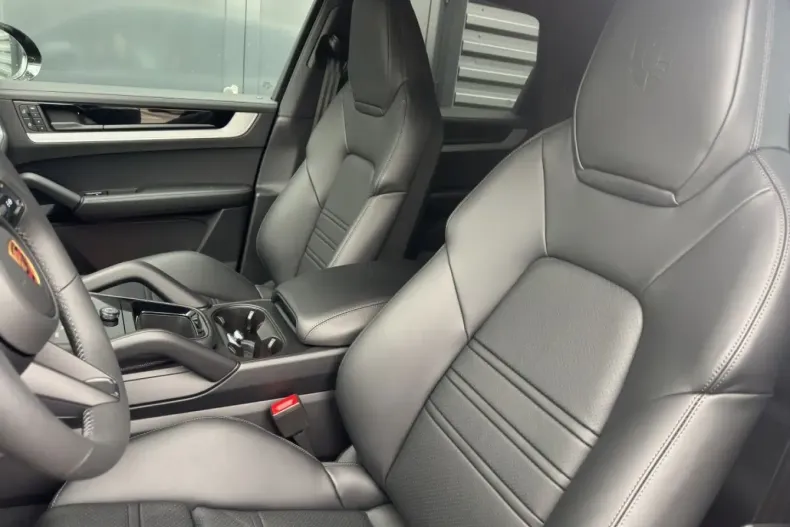 Porsche Cayenne din 2025 cu 11.490 km - oferta POR172317 - foto 19