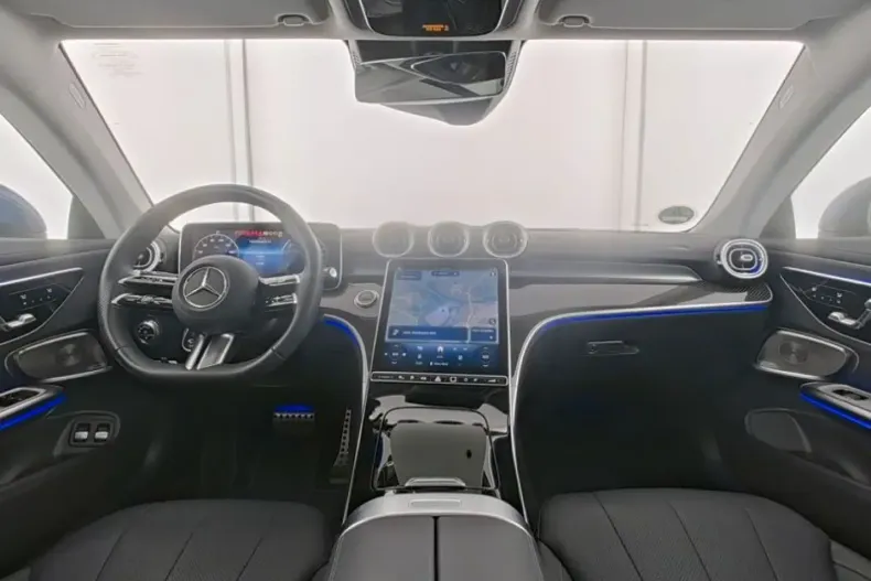 Mercedes-Benz CLE 300 din 2025 cu 23.598 km - oferta MER172339 - foto 3