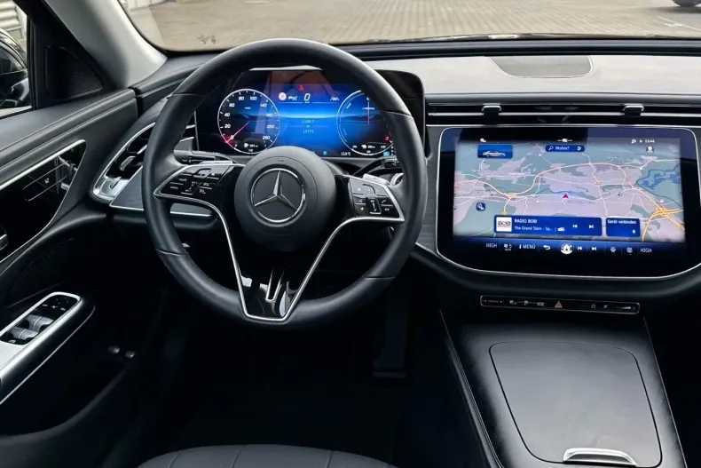 Mercedes-Benz E 300 din 2024 cu 15.762 km - oferta MER172341 - foto 8