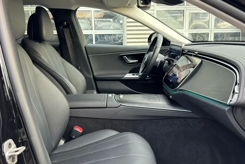 Mercedes-Benz E 300 din 2024 cu 15.762 km - oferta MER172341 - foto 10