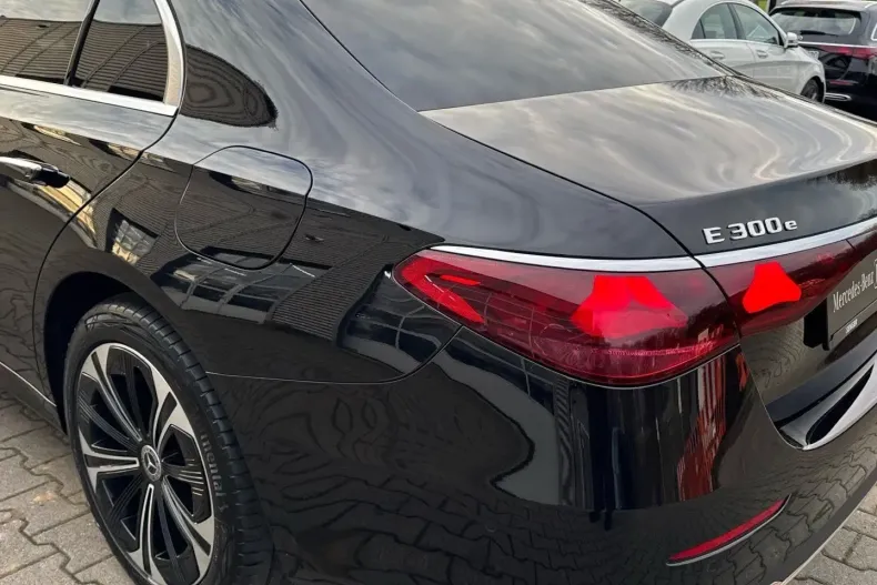 Mercedes-Benz E 300 din 2024 cu 15.762 km - oferta MER172341 - foto 15