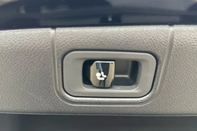 Mercedes-Benz E 300 din 2024 cu 15.762 km - oferta MER172341 - foto 18